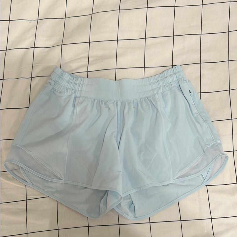 Lululemon Women's Hotty Hot Low-Rise Short 4” in Powder Blue